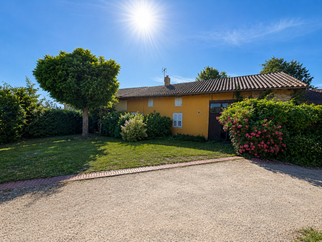 Maison familiale 4 chambres avec suite parentale, mezzanine, véranda et terrain de 1 191 m² – 199 000 € FAI