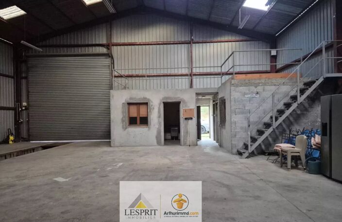 Hangar de 300 m² sur plus de 4000 m² de terrain – Malemort-sur-Corrèze — photo 3