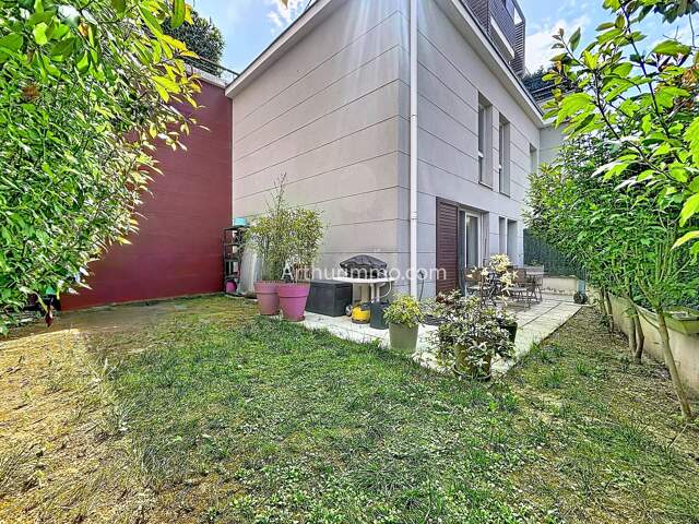 Duplex avec jardin privatif — photo du bien