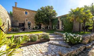 Maison  340 m² à vendre à Gordes (84220)
