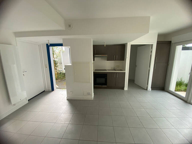MAISON A VENDRE  ANGOULINS  2 CHAMBRES , GARAGE , JARDIN — photo 1