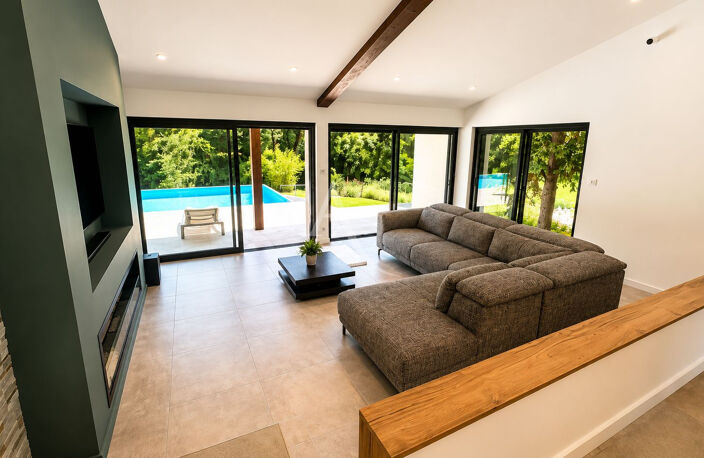 COLOMIERS CABIROL Villa d'architecte T8 255m² avec piscine et garage — photo 2