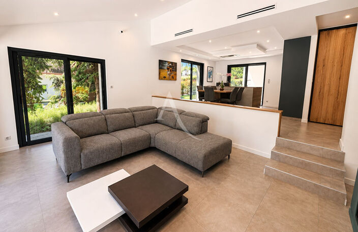 COLOMIERS CABIROL Villa d'architecte T8 255m² avec piscine et garage — photo 5