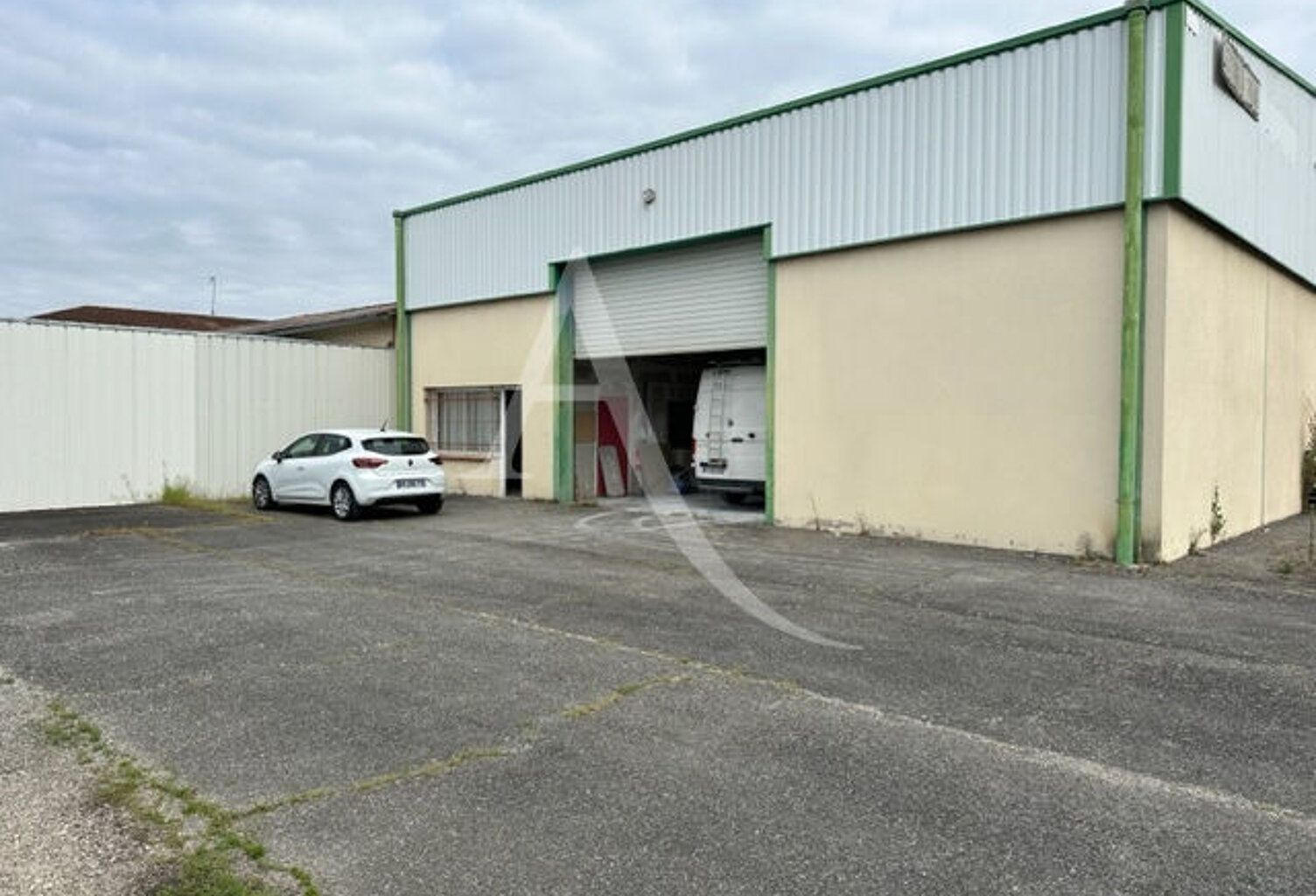Local d'activité Montauban 4 pièce(s) 340 m2 — photo 1