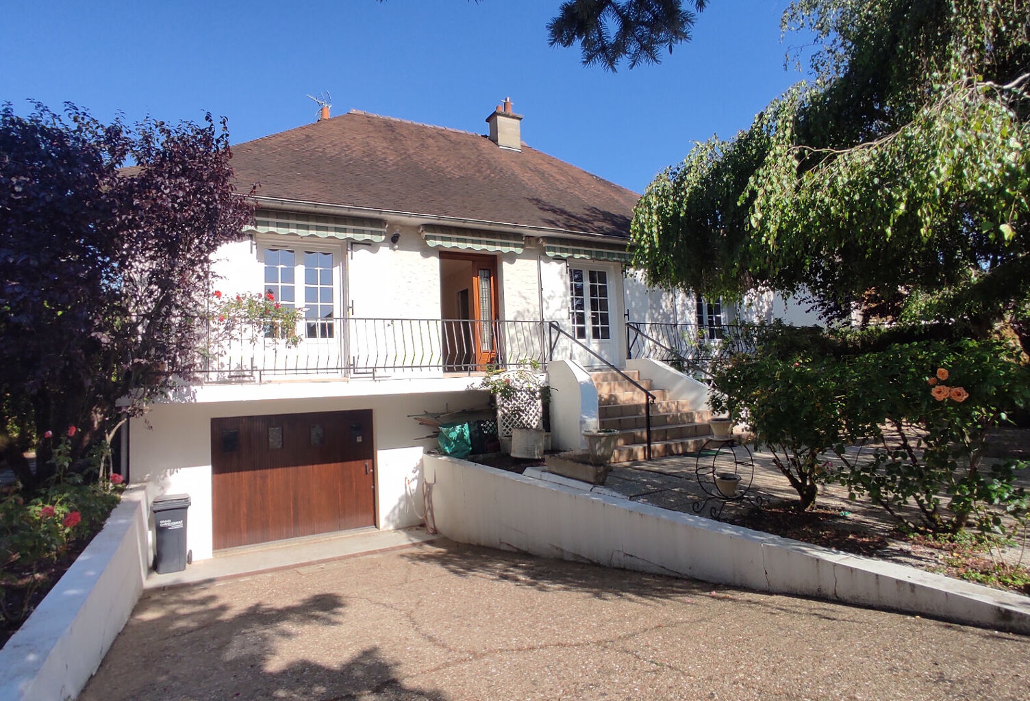 MAISON SUR SOUS SOL - SECTEUR EST — photo 1