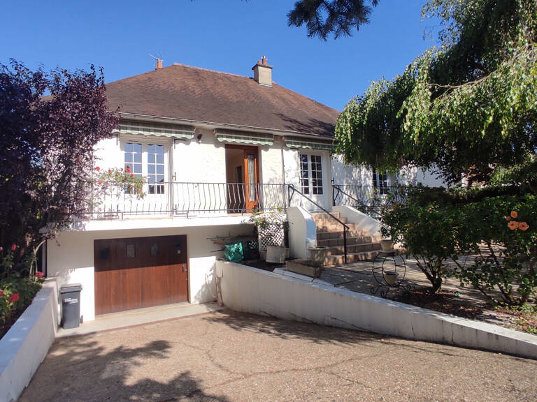 MAISON SUR SOUS SOL - SECTEUR EST — photo 1