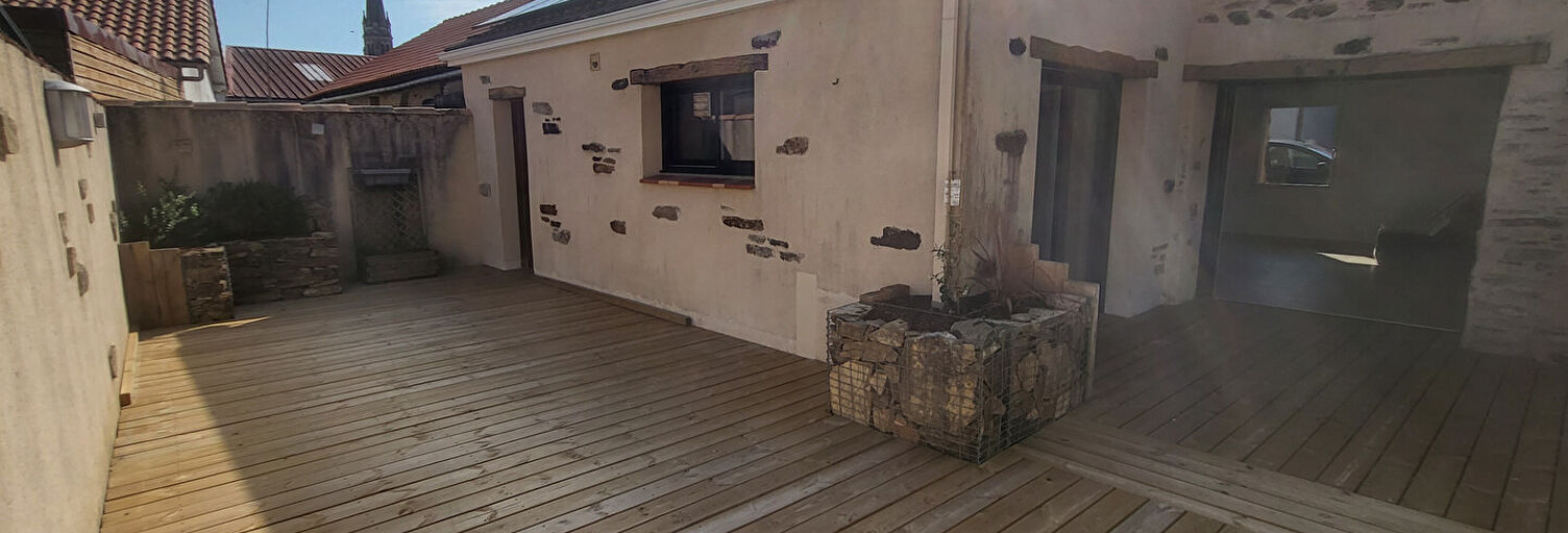 Maison 6 Pièces 117 m² à louer à Saint-Hilaire-de-Chaléons (44680)
