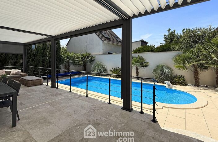 Maison - 235m² - Ormesson-sur-Marne — photo 2