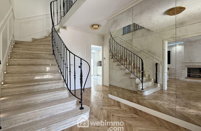 Maison - 235m² - Ormesson-sur-Marne — photo 3