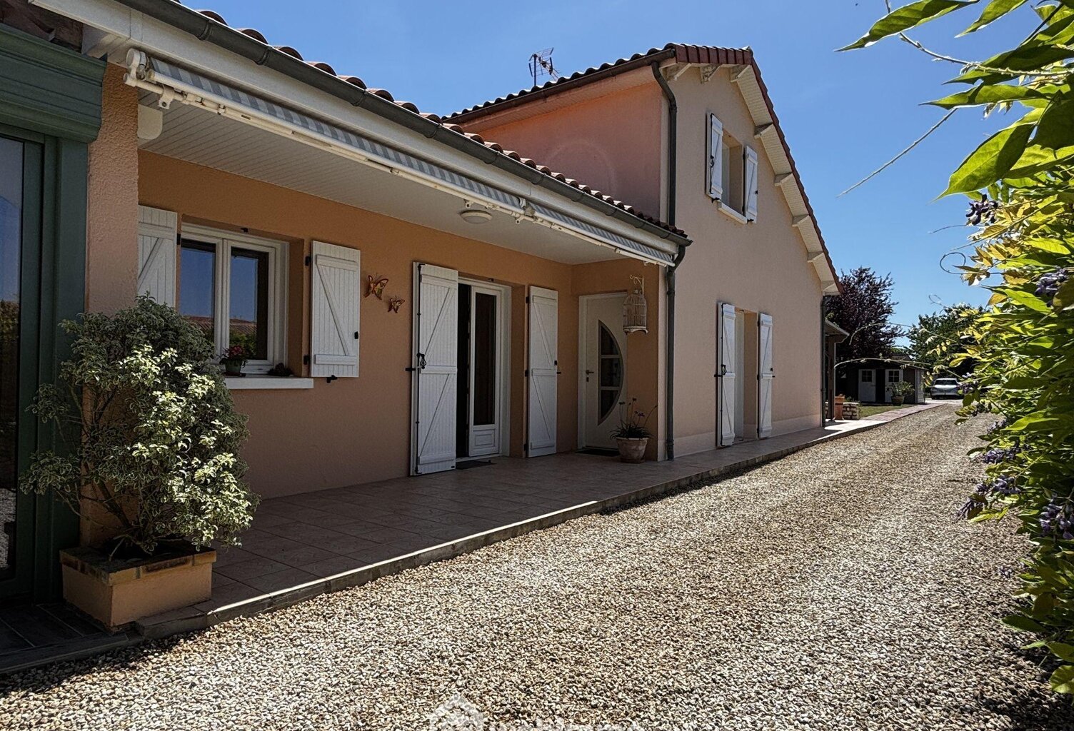 Maison - 151m² - Chasseneuil-du-Poitou — photo 1