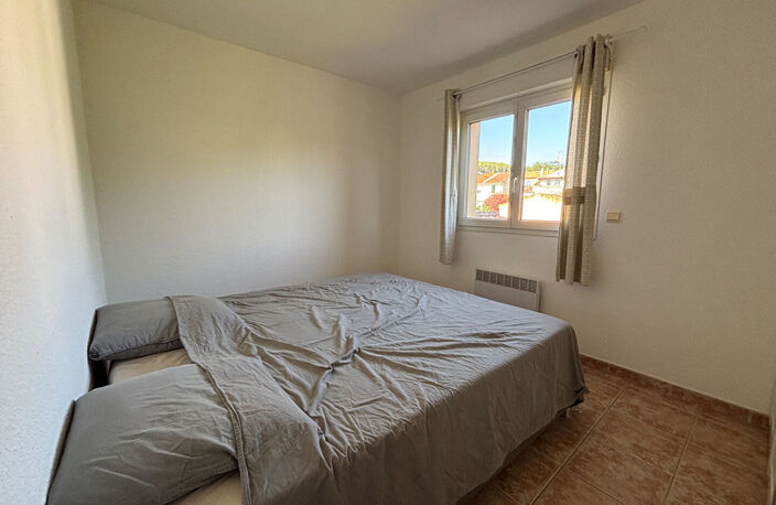 A VENDRE - MAISON DE TYPE 3 AVEC JARDIN - SAUSSET-LES-PINS — photo 3