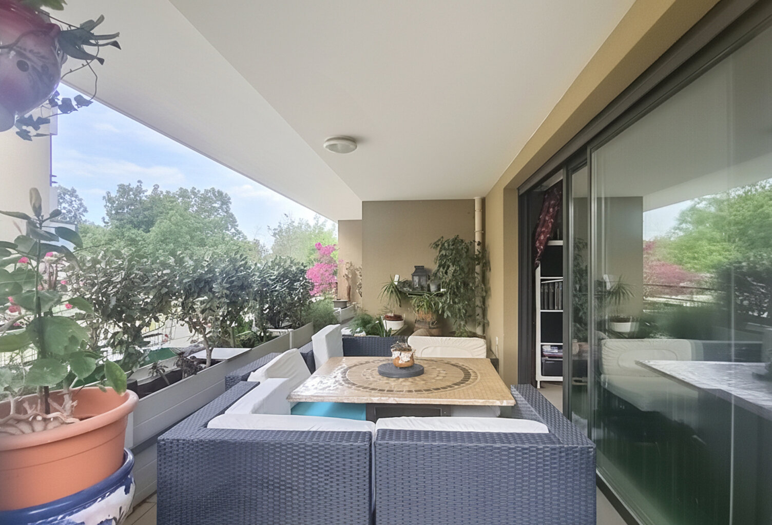 FREJUS GRAND T3 SPACIEUSE TERRASSE GARAGE — photo 1