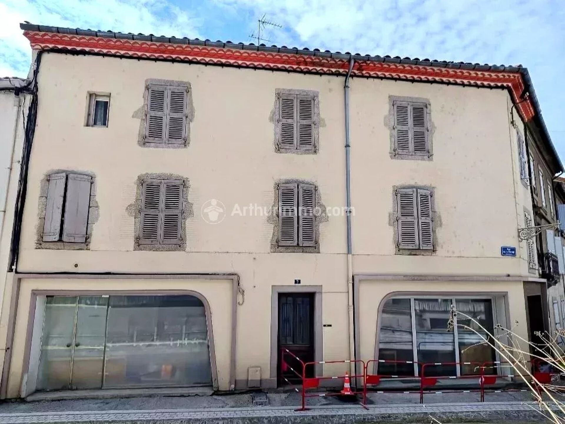 Maison 6 pièces 265 m² · à Mazamet · 265 m² · 92 000 €