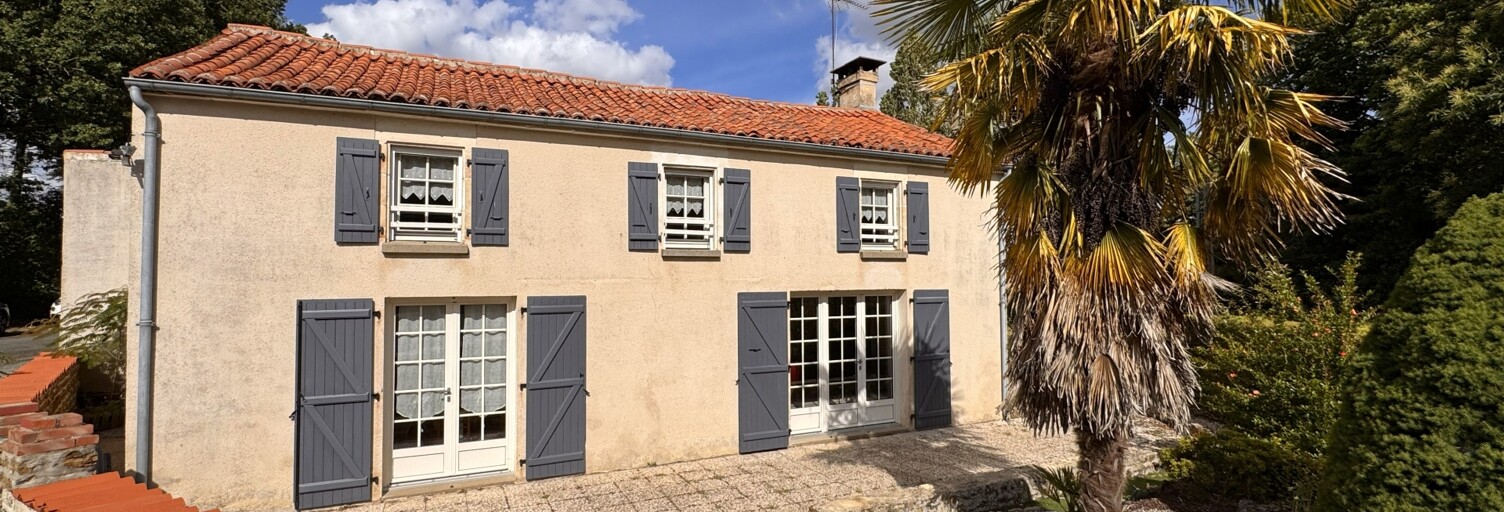 Maison 5 Pièces 142 m² à vendre à Saint-Cyr-des-Gâts (85410)