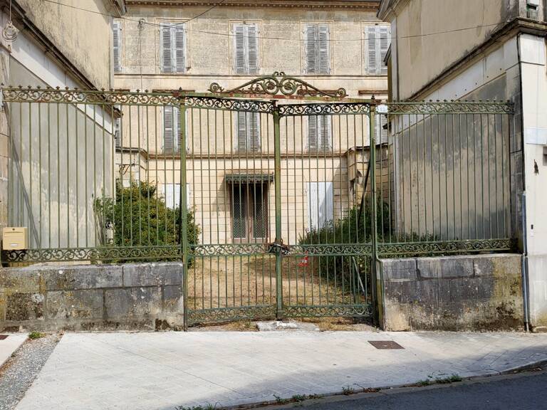 Vente Maison/villa 11 pièces — photo 1