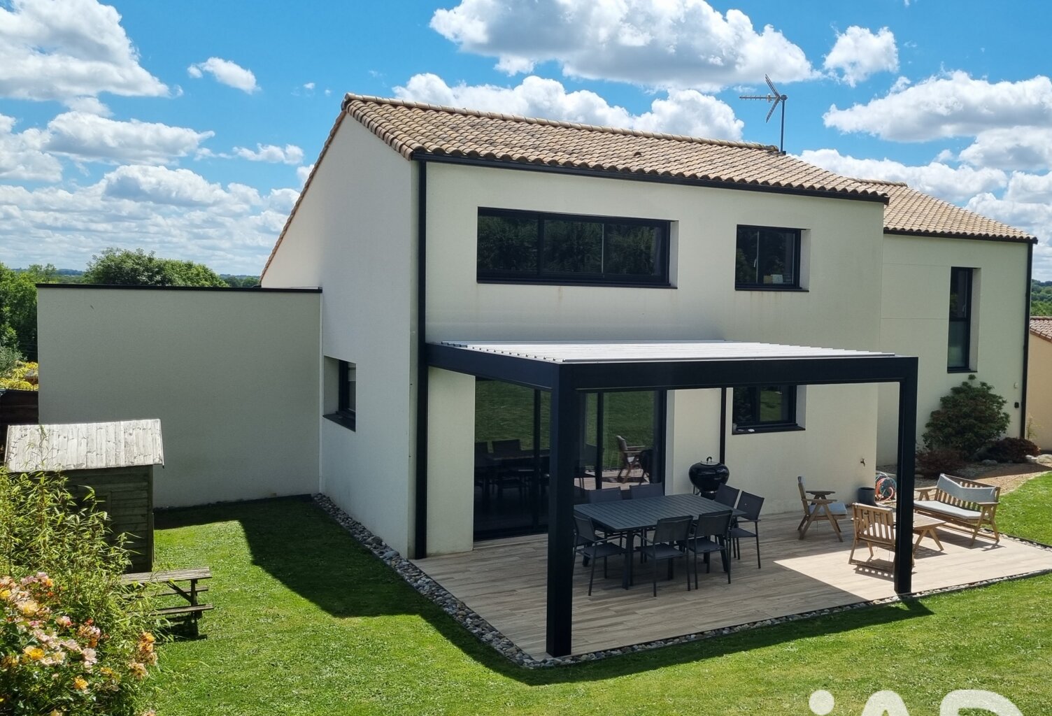 Vente Maison/villa 8 pièces — photo 1