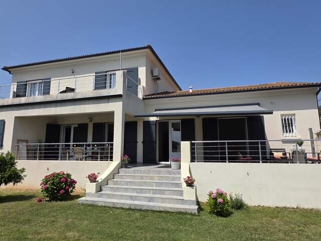 Vente Maison/villa 6 pièces — photo du bien