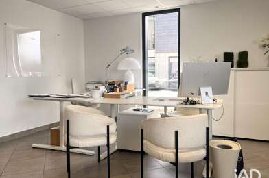Bureau  1490 €