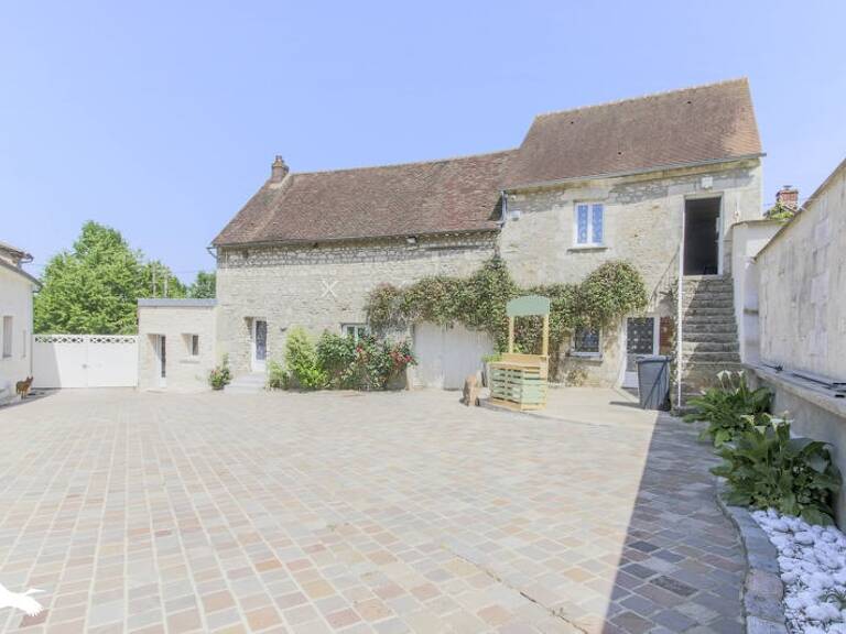 Maison en pierre de 9 pièces principales — photo 1