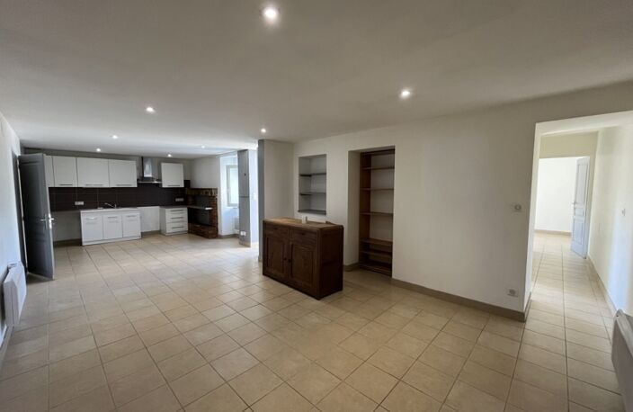 Maison en pierre de 3 pièces principales — photo 3