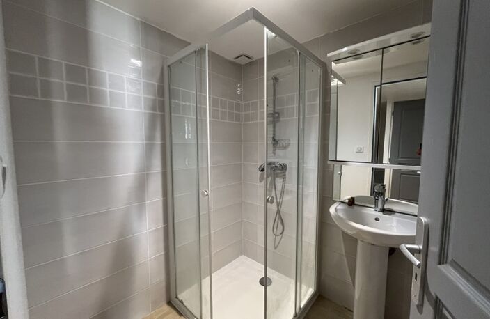 Maison en pierre de 3 pièces principales — photo 4