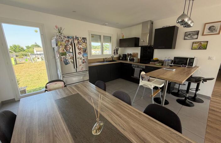 CHATEAU GUIBERT (85) - LA MAINBORGERE - VILLA DE PLAIN PIED 2020/4 CHAMBRES AVEC GARAGE SUR 1353M² CLOS — photo 3