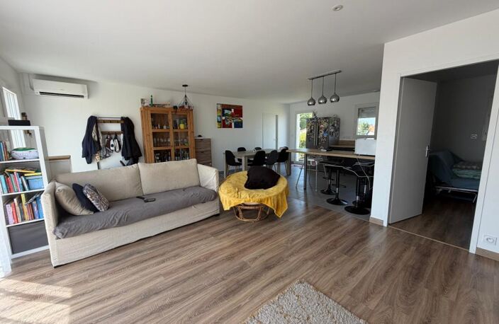 CHATEAU GUIBERT (85) - LA MAINBORGERE - VILLA DE PLAIN PIED 2020/4 CHAMBRES AVEC GARAGE SUR 1353M² CLOS — photo 4