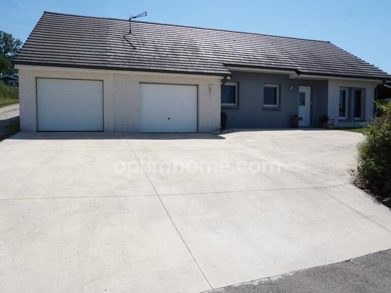 Secteur Vesoul, pavillon climatisé en plain pied avec garages pour 3 voitures et grande terrasse couverte — photo 1