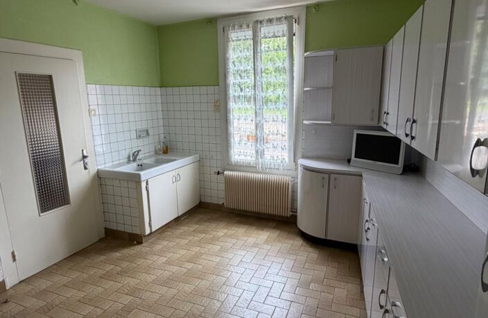 MAISON D'HABITATION + SECONDE BATISSE À RENOVER — photo 2