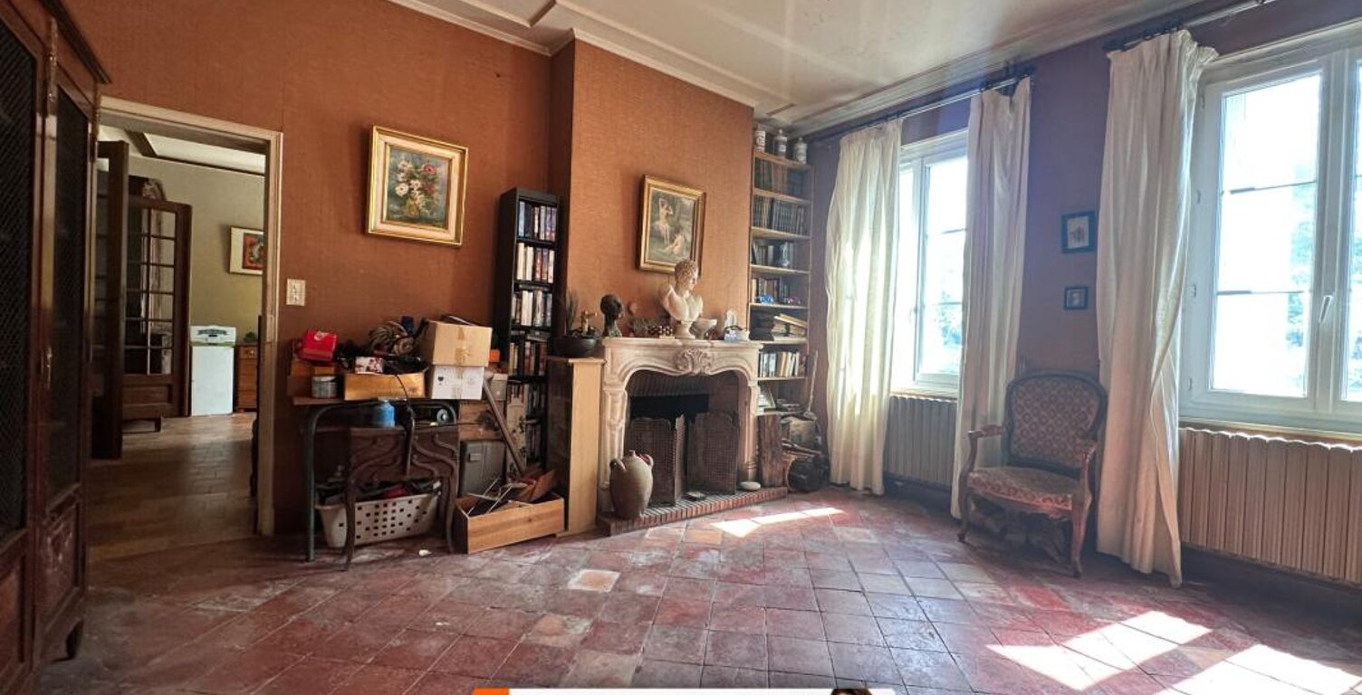 Maison de caractère 227m² - 6 chambres - Fort potentiel avec dépendance - LA FLÈCHE — photo 1