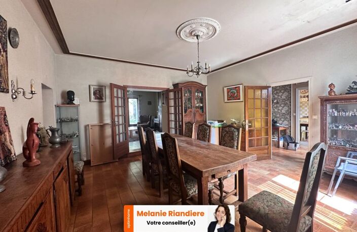 Maison de caractère 227m² - 6 chambres - Fort potentiel avec dépendance - LA FLÈCHE — photo 3