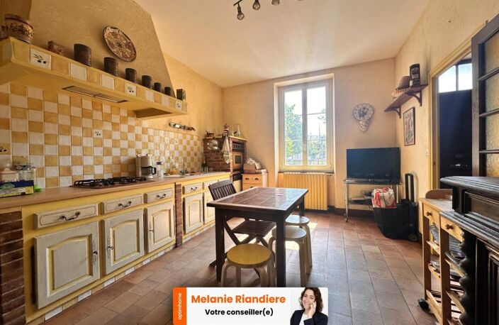 Maison de caractère 227m² - 6 chambres - Fort potentiel avec dépendance - LA FLÈCHE — photo 4