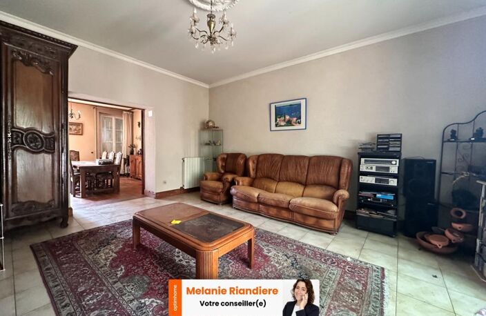 Maison de caractère 227m² - 6 chambres - Fort potentiel avec dépendance - LA FLÈCHE — photo 5
