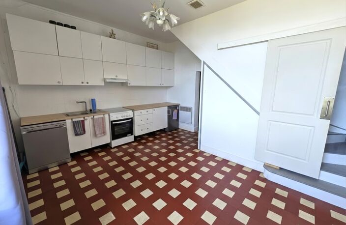HIRSON (02) -   Vente maison avec 4 chambres  ️ ️ ️ ️, cour   et terrain — photo 3