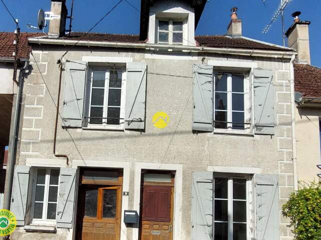 MAISON AVEC DÉPENDANCE ET TERRAINS — photo du bien