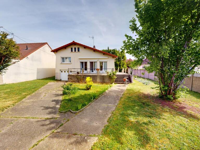 Maison individuelle – Terrain divisible – Fort potentiel d'agrandissement — photo 1