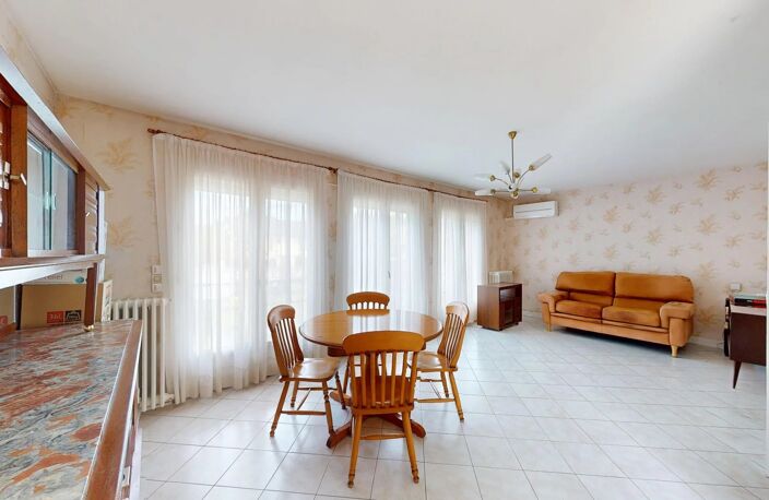 Maison individuelle – Terrain divisible – Fort potentiel d'agrandissement — photo 2