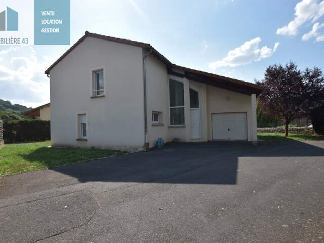 MAISON T5 CUIS EQUIPEE ST GERMAIN LAPRADE - 5 pièce(s) - 135 m2 — photo du bien