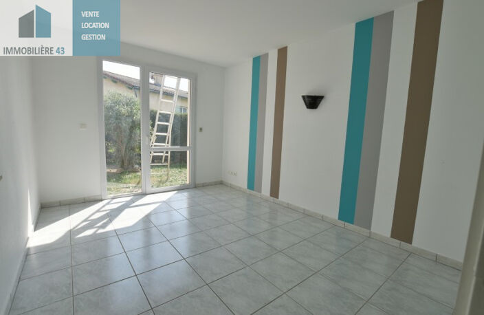 MAISON T5 CUIS EQUIPEE ST GERMAIN LAPRADE - 5 pièce(s) - 135 m2 — photo 2