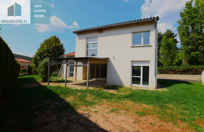 MAISON T5 CUIS EQUIPEE ST GERMAIN LAPRADE - 5 pièce(s) - 135 m2 — photo 3