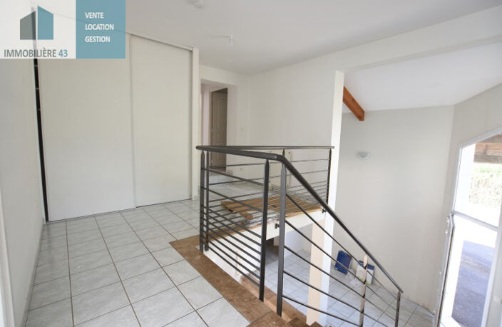 MAISON T5 CUIS EQUIPEE ST GERMAIN LAPRADE - 5 pièce(s) - 135 m2 — photo 5