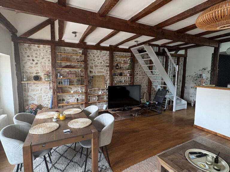 TYPE III EN DUPLEX MEUBLE - CENTRE VILLE — photo 1
