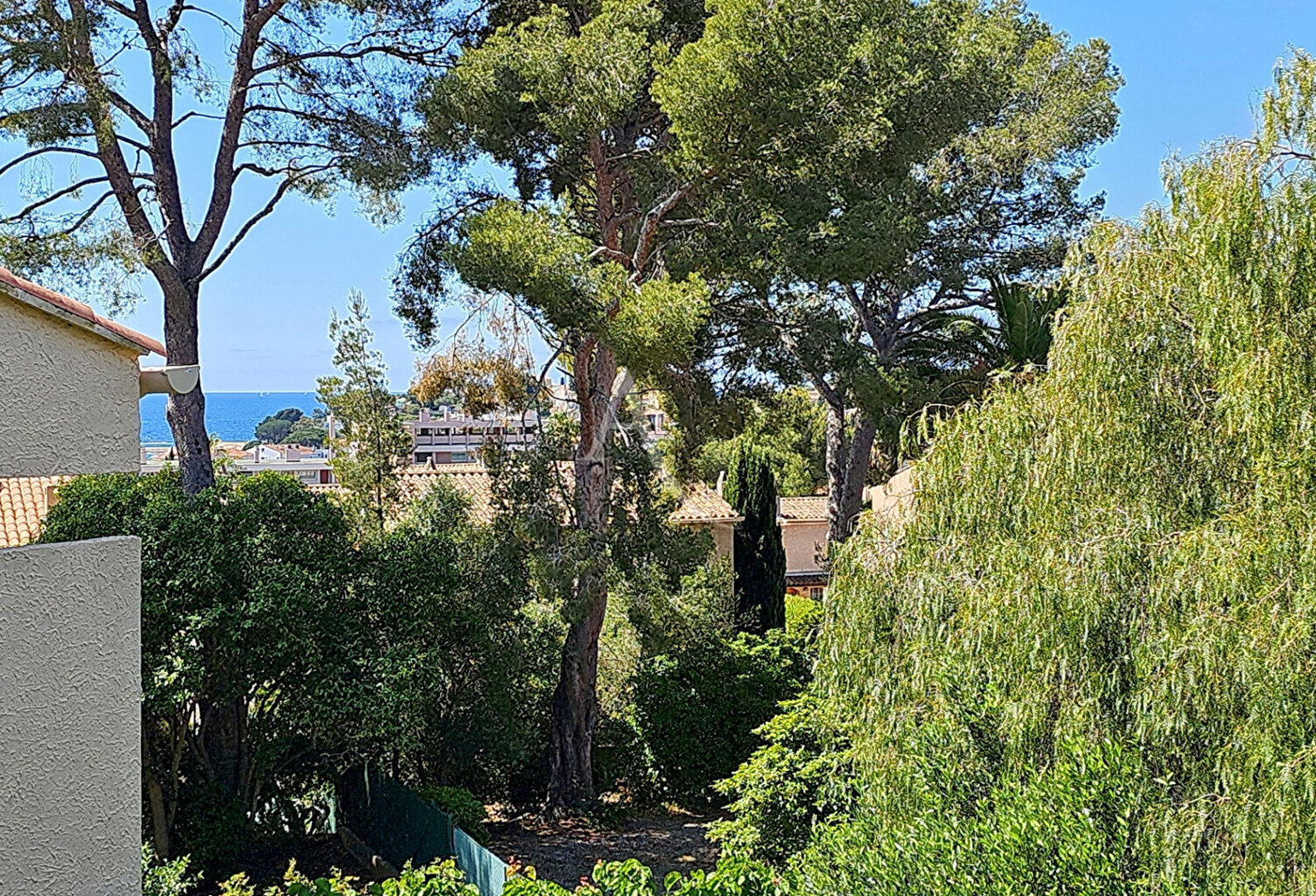 CARQUEIRANNE, T4 duplex dernier étage de 131.73 m² en surface utile — photo 1