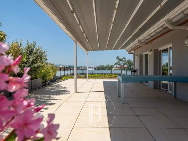 Bron Centre - Appartement toit-terrasse - 75,62 m² - 2 chambres possibles - Terrasse de 120 m² - Dernier étage - Garage en sus — photo du bien