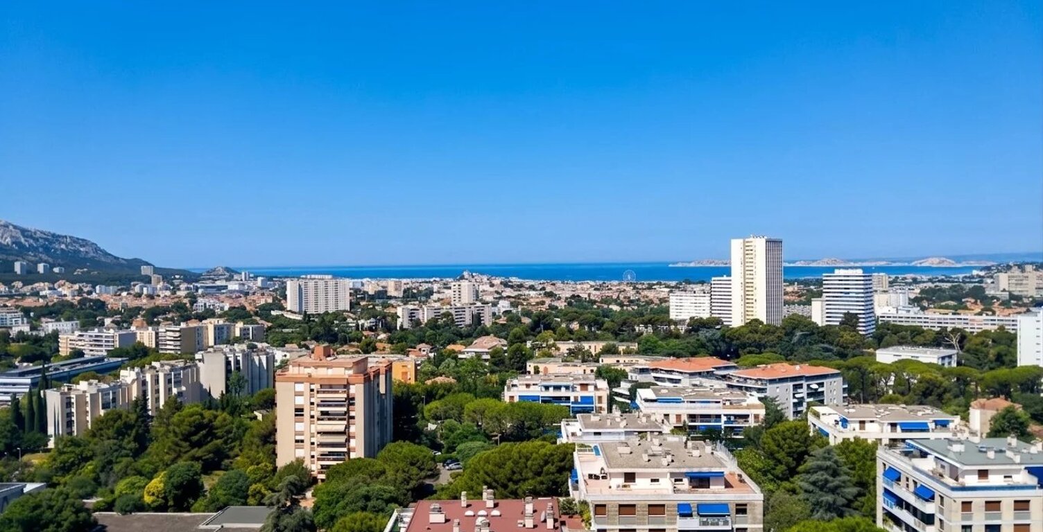 T3/T4 TRAVERSANT DE 87 M²  ALLÉE DES PINS– VUE PANORAMIQUE MER ET COLLINES – GRAND BALCON – CAVE — photo 1