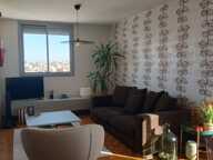 T3/T4 TRAVERSANT DE 87 M²  ALLÉE DES PINS– VUE PANORAMIQUE MER ET COLLINES – GRAND BALCON – CAVE — photo 4