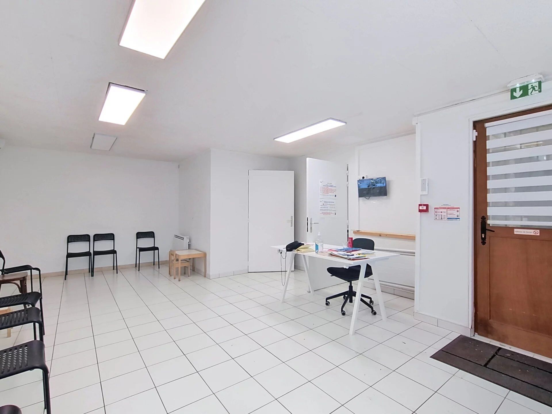 Local commercial 3 pièces · à Brunoy · 1 350 €