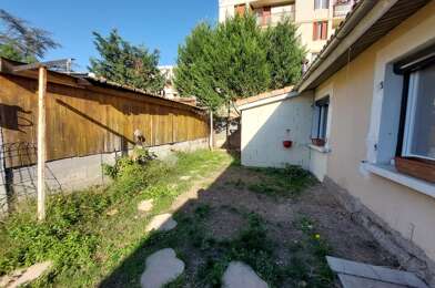 Maison  690 €
