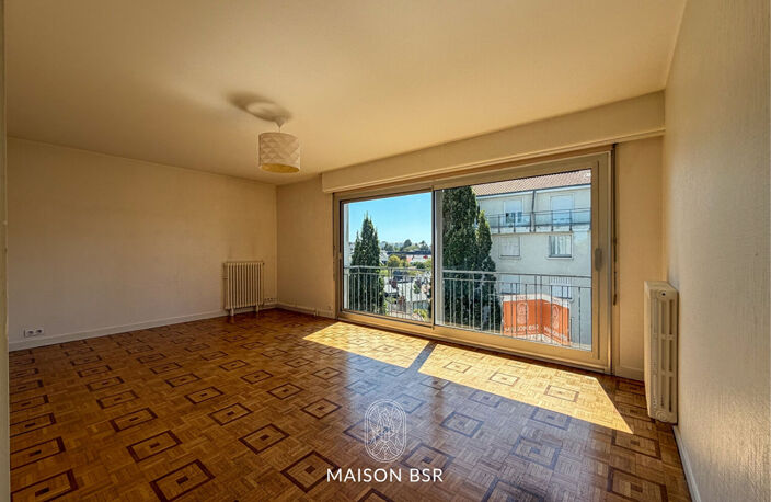 Appartement traversant en dernier étage - balcon - cave - parking — photo 3