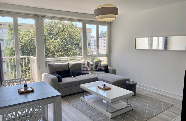 PAU - T5 totalement rénové avec 2 salle d'eau pour 95.12 m² — photo 2